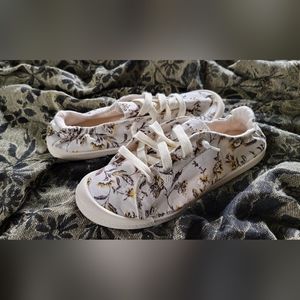 Floral Slip-on Shoes